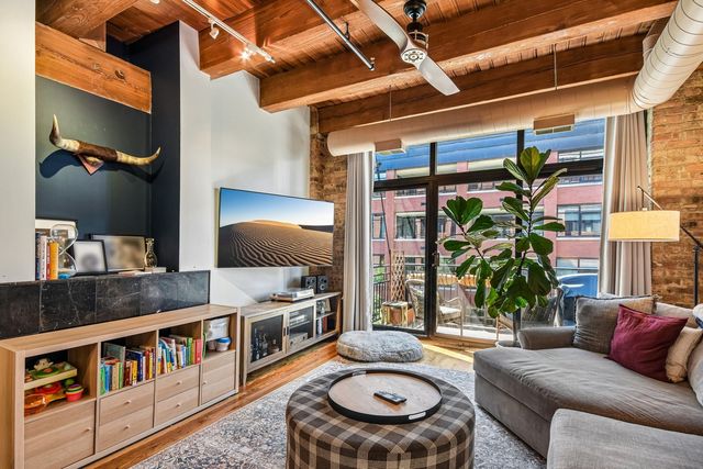 520 W Huron Street 414, Chicago, IL 60654