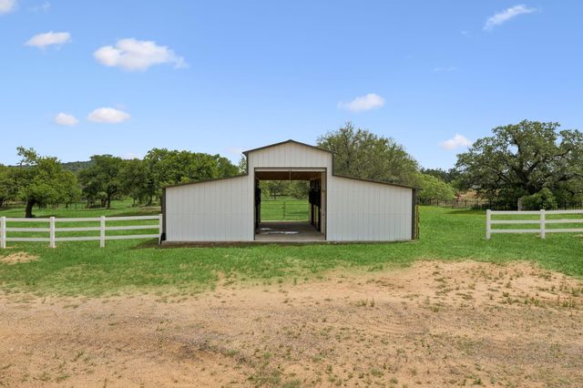 1450 Fm 2342, Kingsland, TX 78639