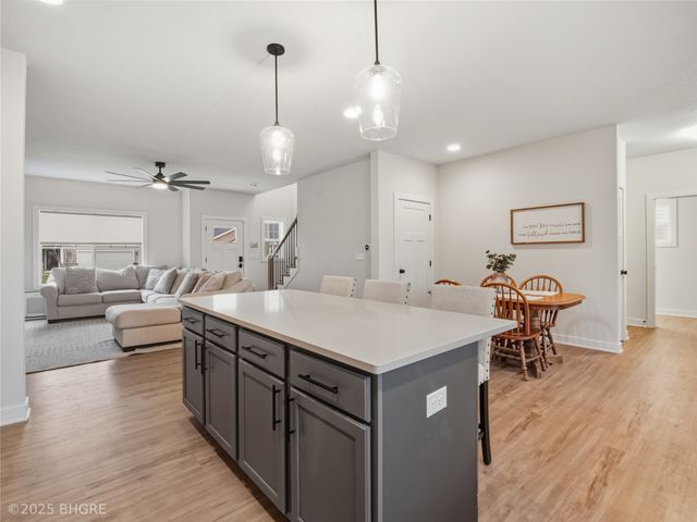 1431 Cardinal Ridge Drive, Newton, IA 50208