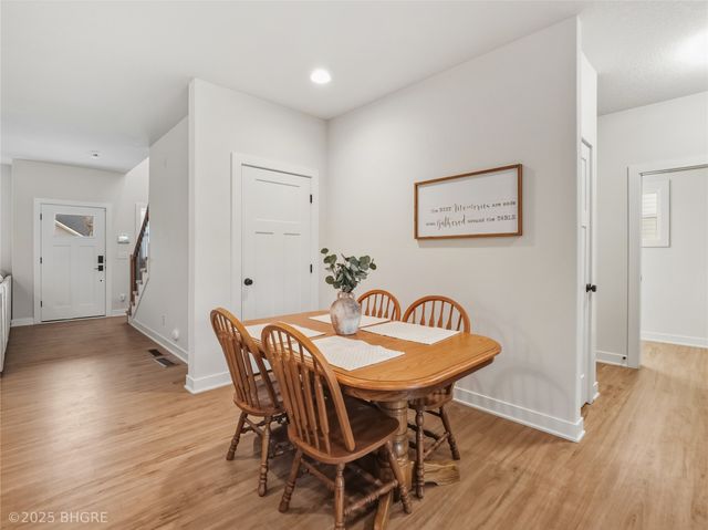 1431 Cardinal Ridge Drive, Newton, IA 50208