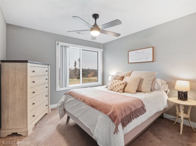 1431 Cardinal Ridge Drive, Newton, IA 50208