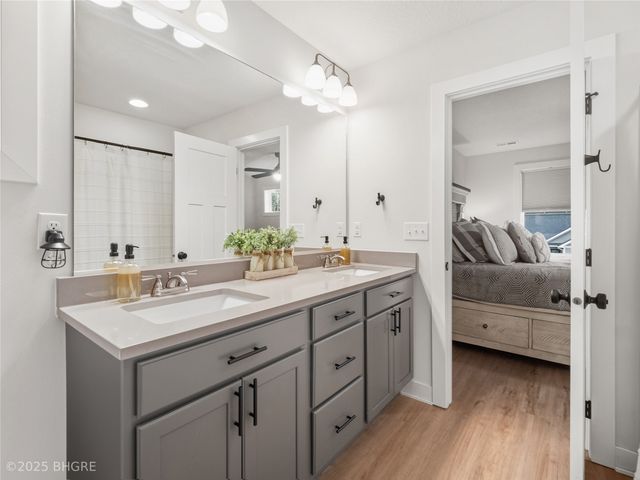 1431 Cardinal Ridge Drive, Newton, IA 50208