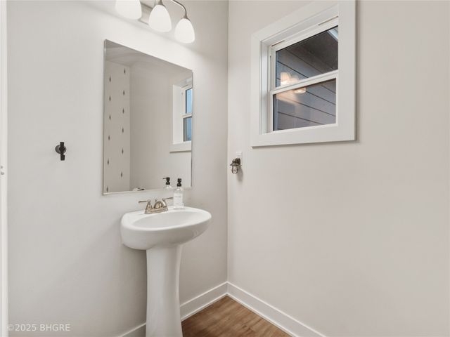 1431 Cardinal Ridge Drive, Newton, IA 50208