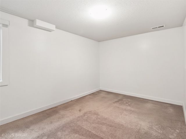 1431 Cardinal Ridge Drive, Newton, IA 50208