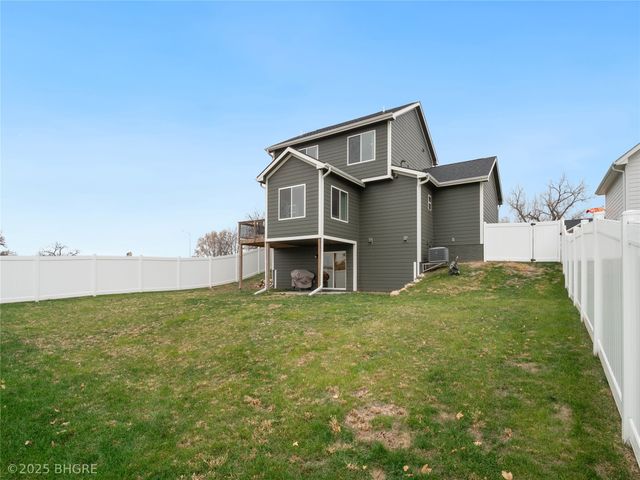 1431 Cardinal Ridge Drive, Newton, IA 50208
