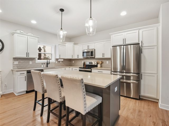 1431 Cardinal Ridge Drive, Newton, IA 50208