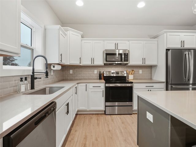 1431 Cardinal Ridge Drive, Newton, IA 50208