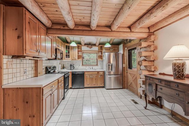 10898 WOODLEAF LN, Great Falls, VA 22066