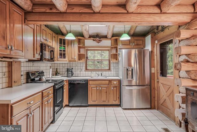 10898 WOODLEAF LN, Great Falls, VA 22066