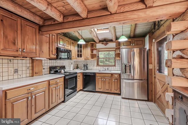 10898 WOODLEAF LN, Great Falls, VA 22066