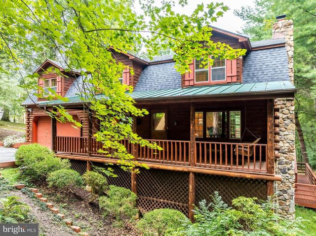 10898 WOODLEAF LN, Great Falls, VA 22066