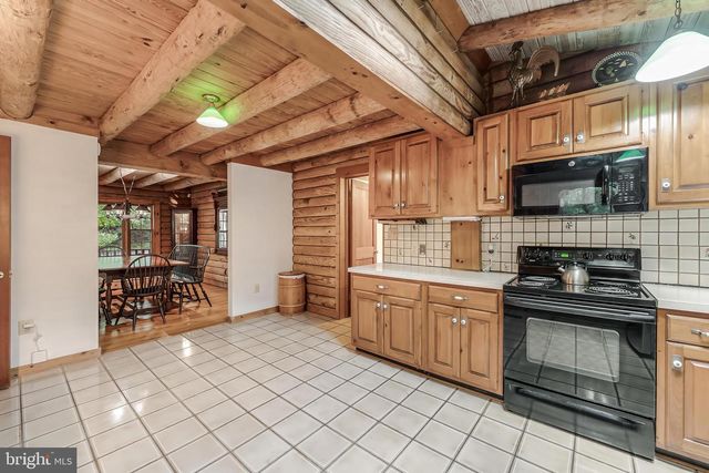 10898 WOODLEAF LN, Great Falls, VA 22066