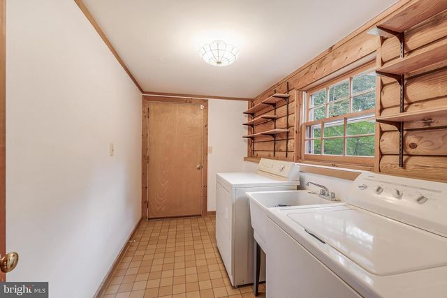 10898 WOODLEAF LN, Great Falls, VA 22066