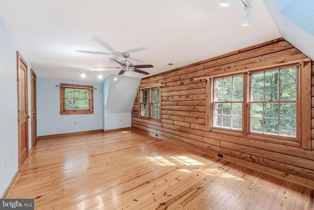 10898 WOODLEAF LN, Great Falls, VA 22066
