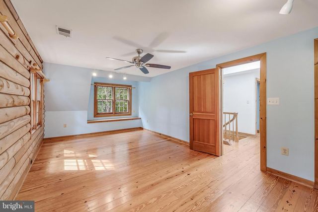 10898 WOODLEAF LN, Great Falls, VA 22066