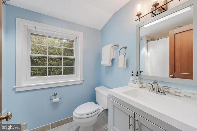 10898 WOODLEAF LN, Great Falls, VA 22066