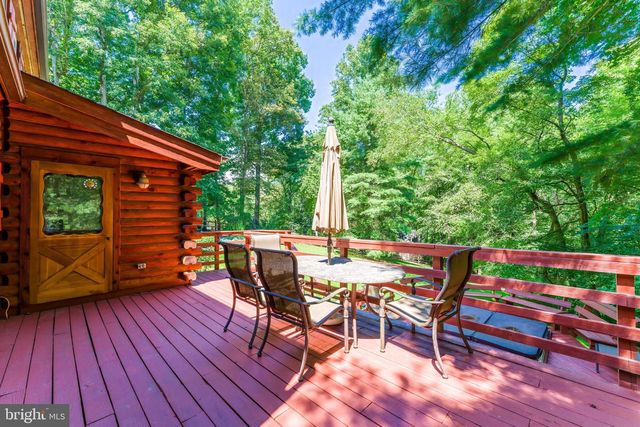 10898 WOODLEAF LN, Great Falls, VA 22066