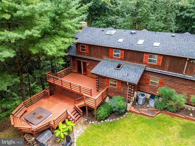 10898 WOODLEAF LN, Great Falls, VA 22066