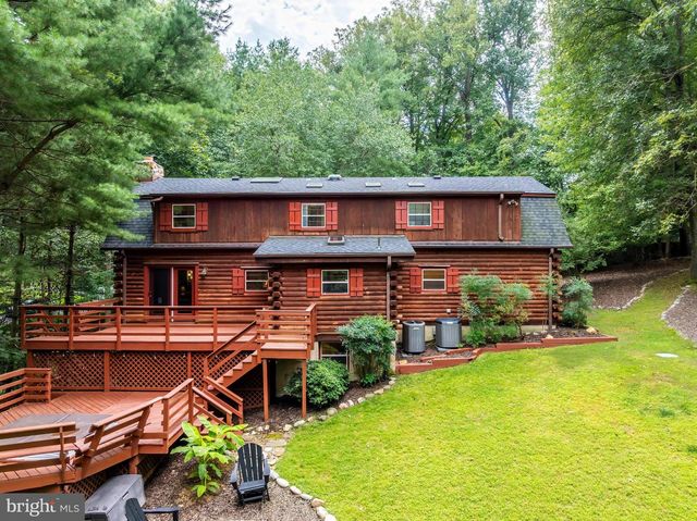 10898 WOODLEAF LN, Great Falls, VA 22066