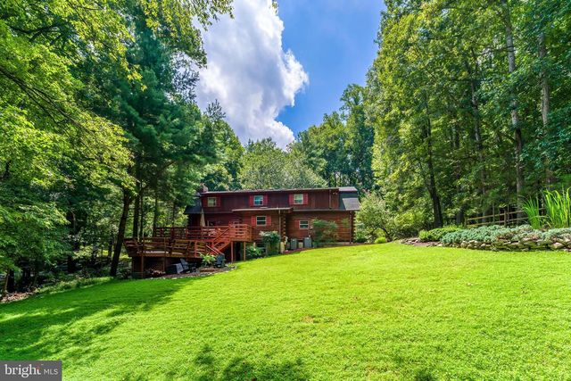 10898 WOODLEAF LN, Great Falls, VA 22066