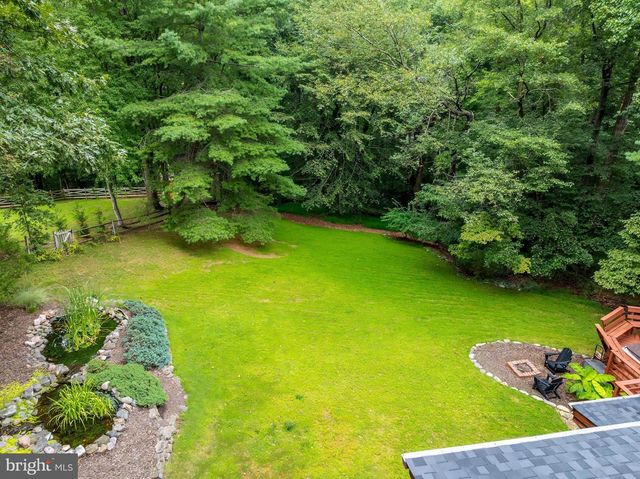 10898 WOODLEAF LN, Great Falls, VA 22066