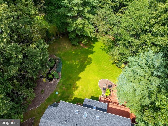 10898 WOODLEAF LN, Great Falls, VA 22066