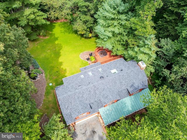 10898 WOODLEAF LN, Great Falls, VA 22066