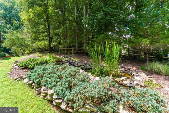 10898 WOODLEAF LN, Great Falls, VA 22066