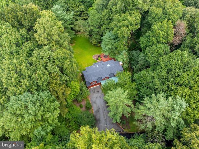 10898 WOODLEAF LN, Great Falls, VA 22066