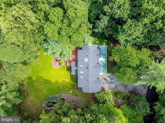 10898 WOODLEAF LN, Great Falls, VA 22066
