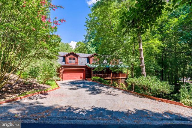 10898 WOODLEAF LN, Great Falls, VA 22066