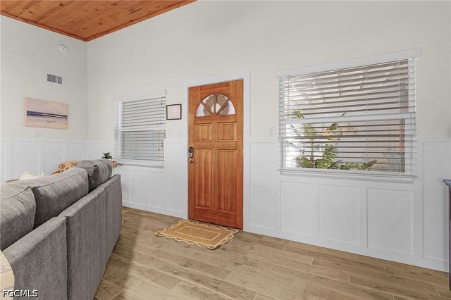 467 Madison CT, Fort Myers Beach, FL 33931
