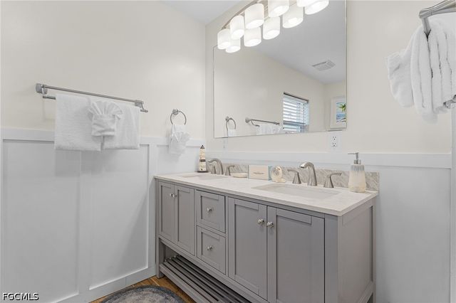467 Madison CT, Fort Myers Beach, FL 33931