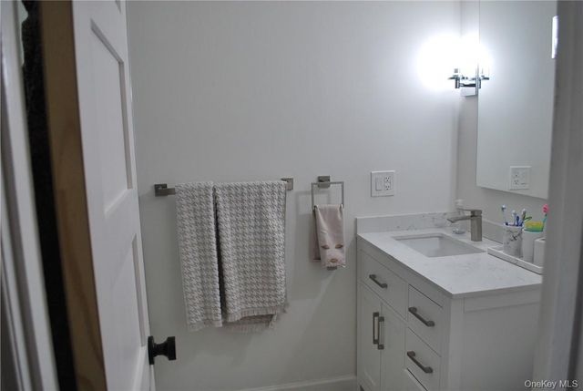 72 The Rise, Warwick, NY 10990