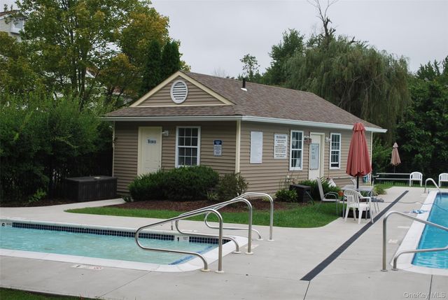 72 The Rise, Warwick, NY 10990