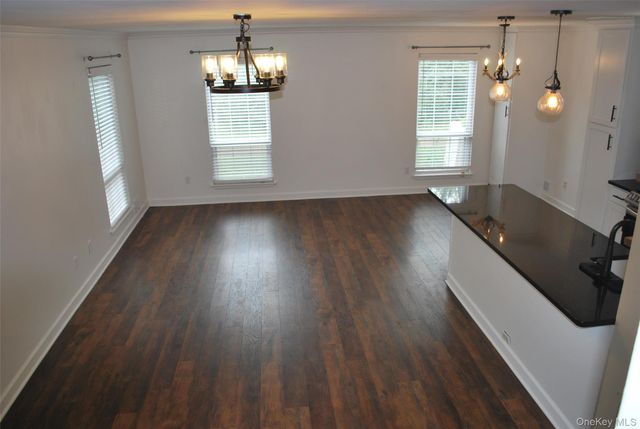 72 The Rise, Warwick, NY 10990