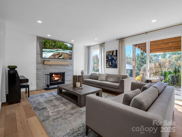 27 Drakes Meadow Lane, Arden, NC 28704