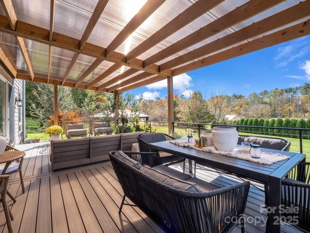 27 Drakes Meadow Lane, Arden, NC 28704