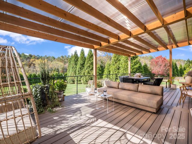 27 Drakes Meadow Lane, Arden, NC 28704