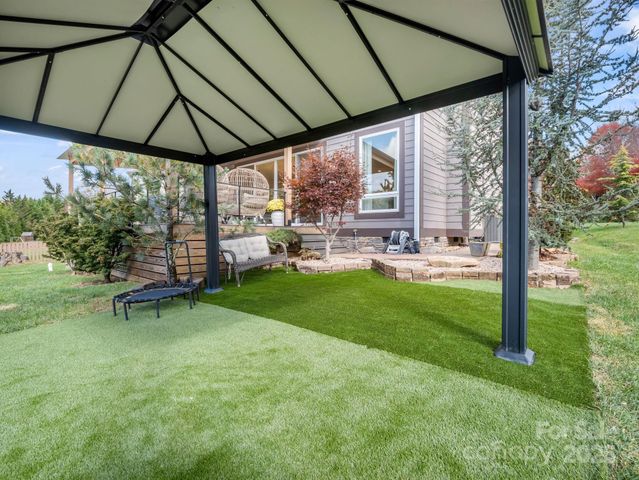 27 Drakes Meadow Lane, Arden, NC 28704