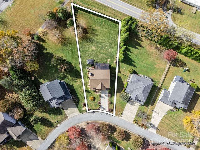 27 Drakes Meadow Lane, Arden, NC 28704