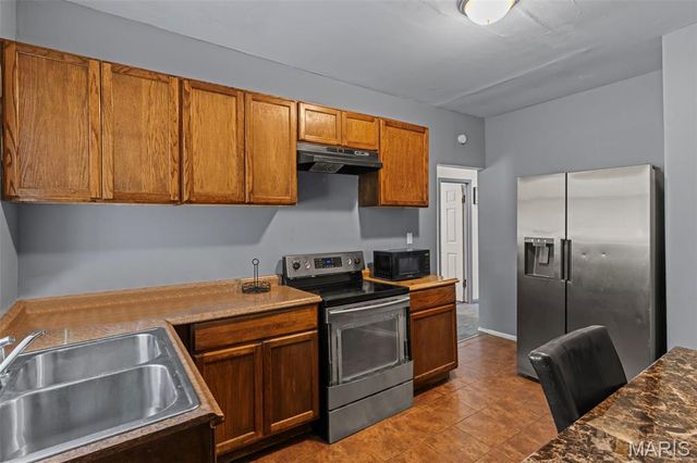 5892 Highland Avenue, St Louis, MO 63112