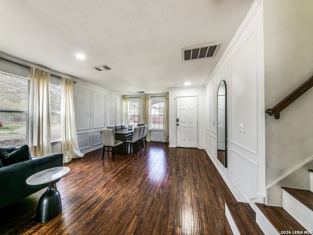 6606 Crestwood Ct, San Antonio, TX 78249