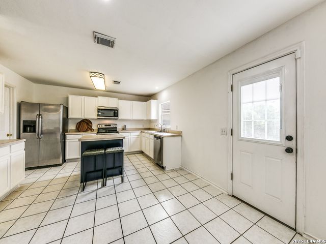 6606 Crestwood Ct, San Antonio, TX 78249