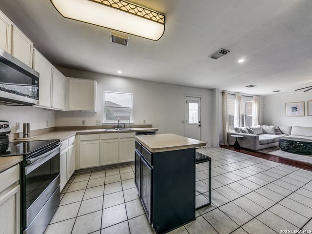 6606 Crestwood Ct, San Antonio, TX 78249