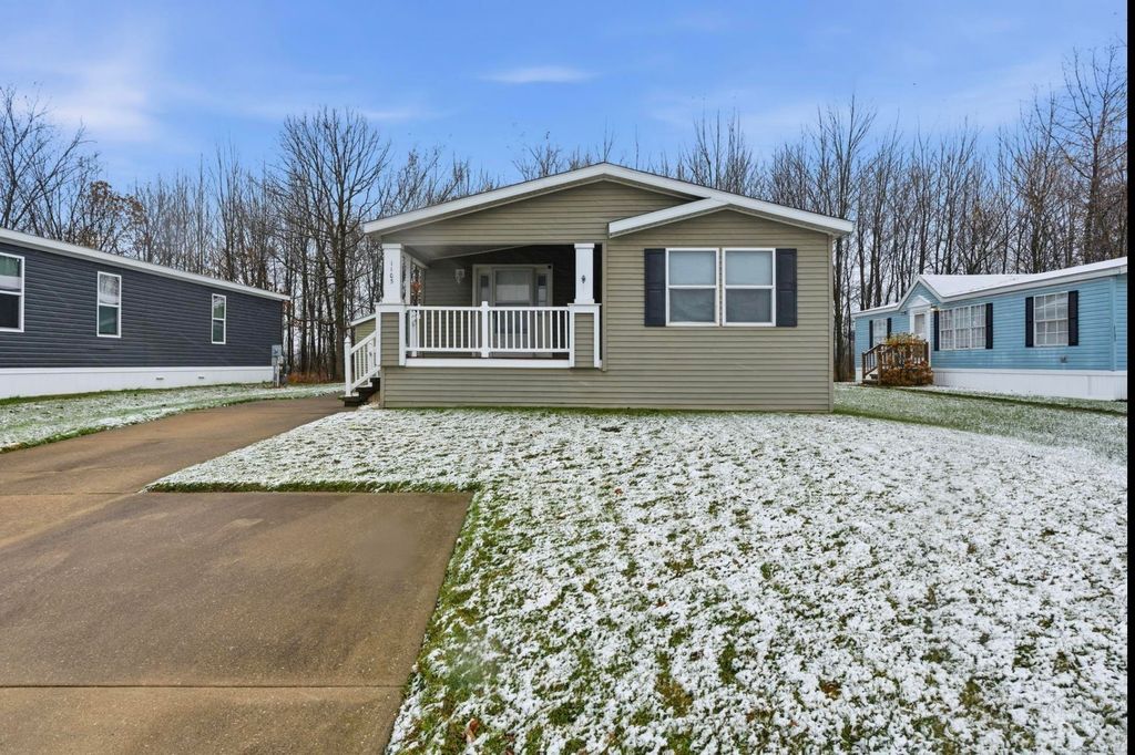 1105 Forest Lane, Columbus, MI 48063