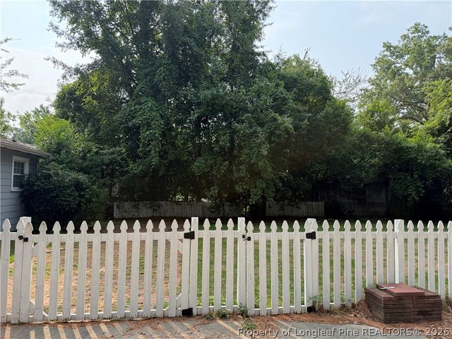 2515 Fort Bragg Road, Fayetteville, NC 28303