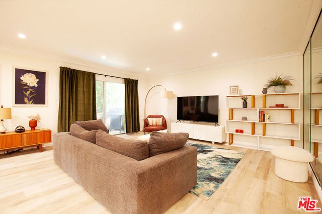 6708 Hillpark Drive 202, Los Angeles, CA 90068