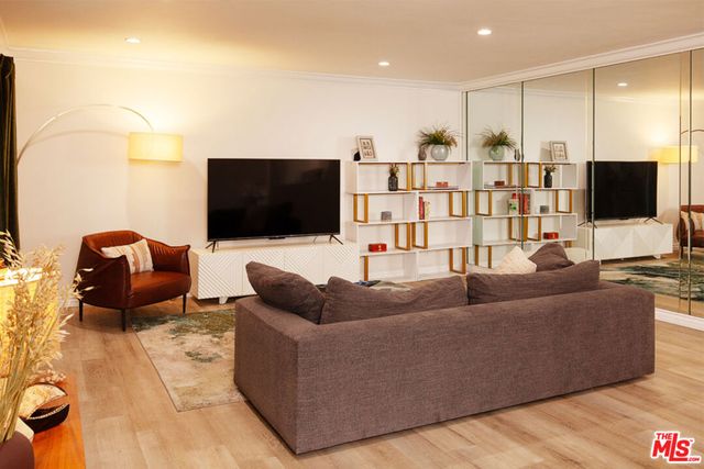 6708 Hillpark Drive 202, Los Angeles, CA 90068