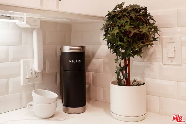 6708 Hillpark Drive 202, Los Angeles, CA 90068